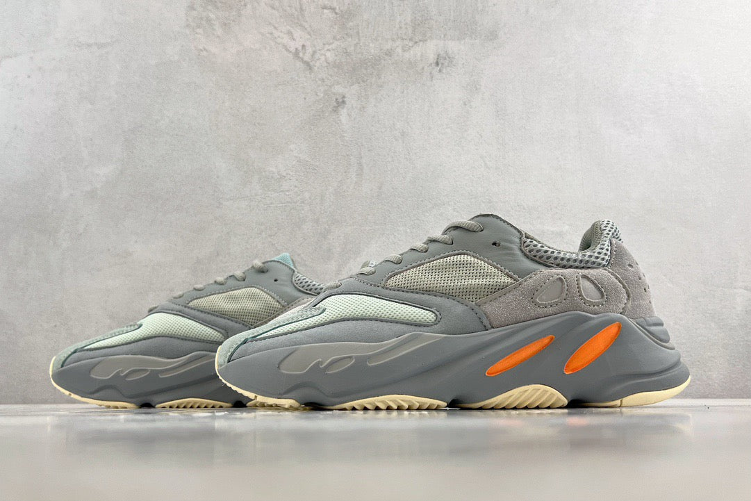 YEEZY BOOST 700