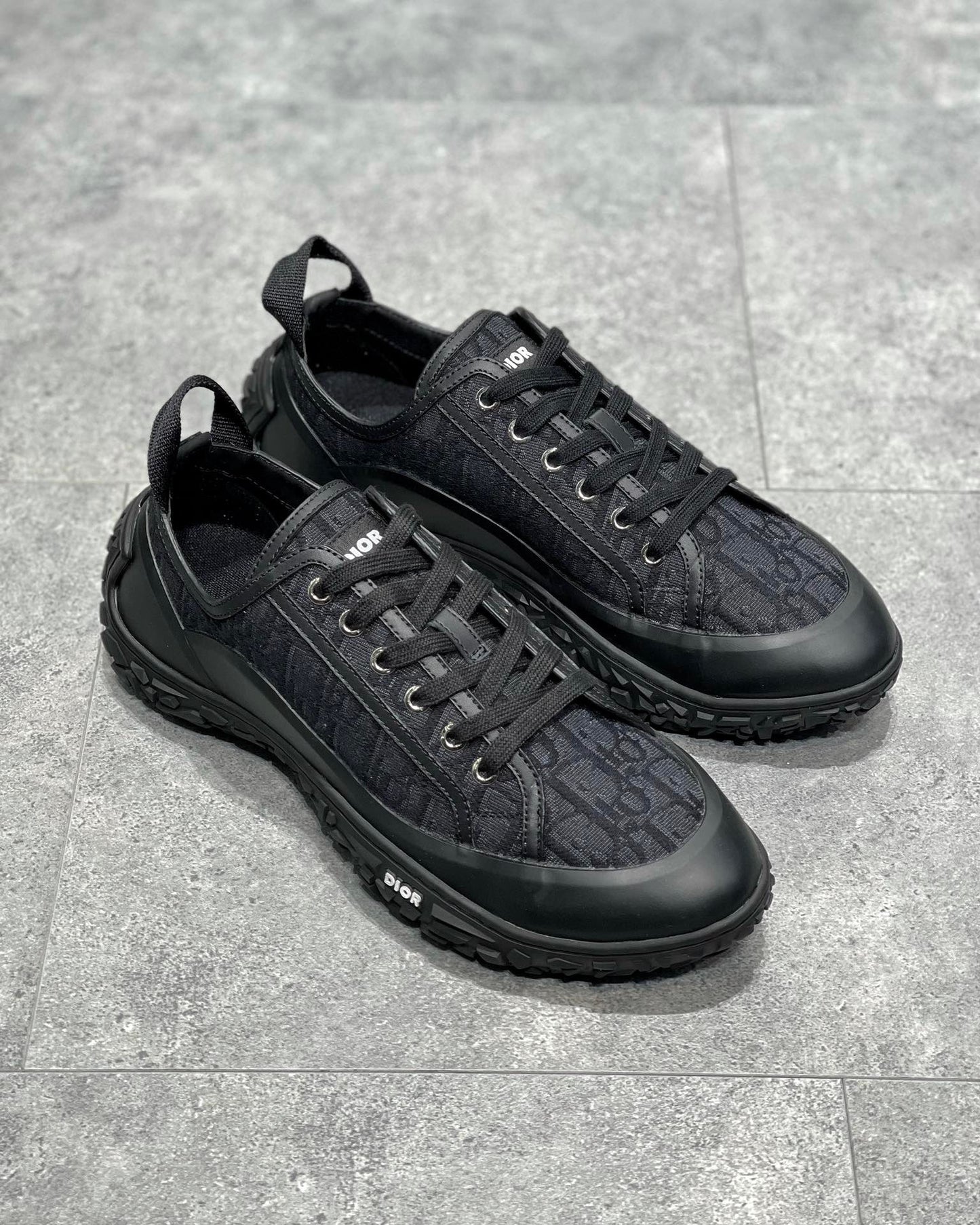 CD B28 SNEAKERS