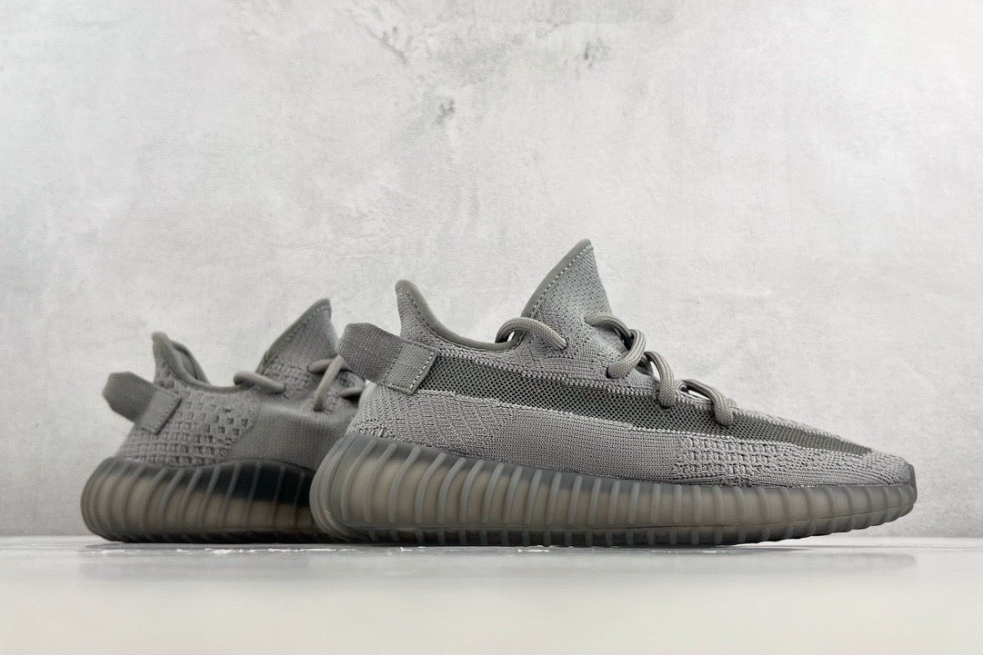 YEEZY BOOST 350 V2