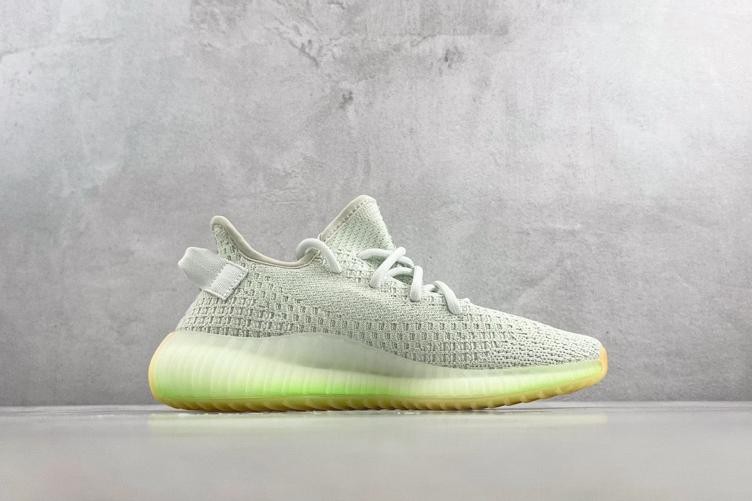 YEEZY BOOST 350 V2