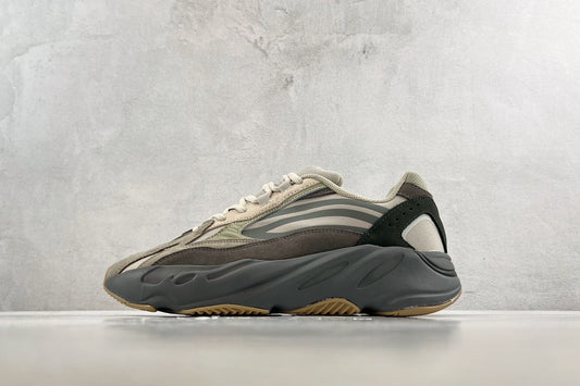 YEEZY BOOST 700 V2