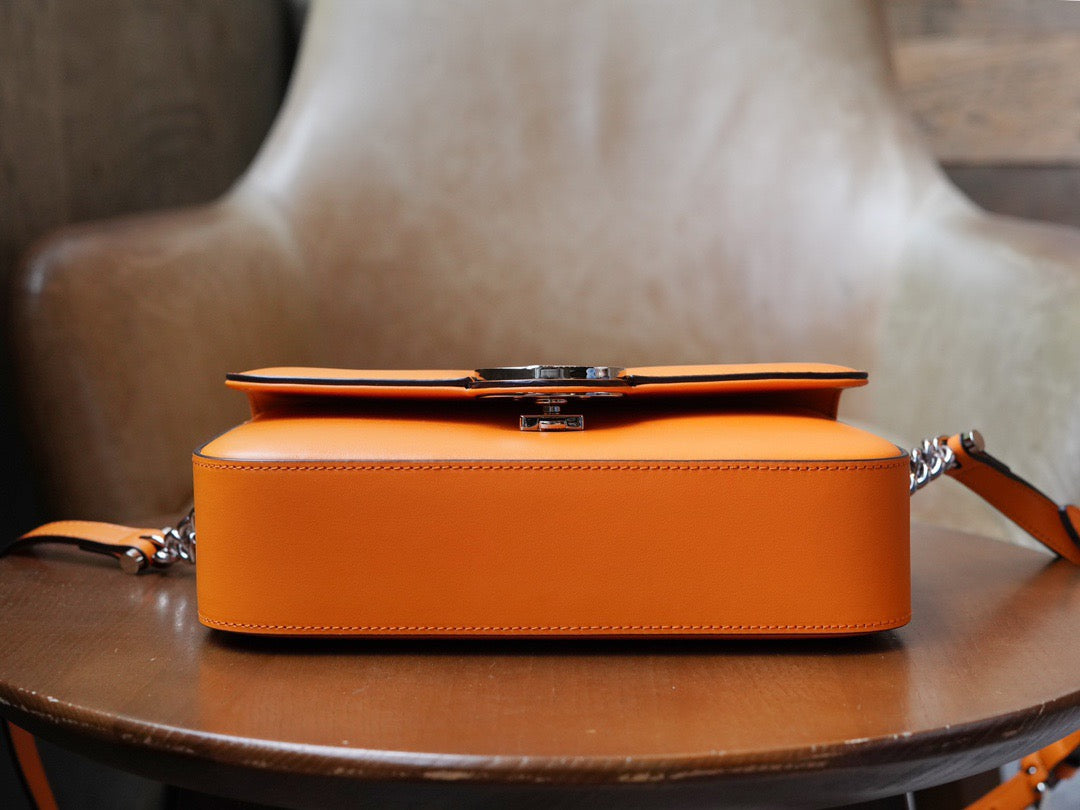 GG PETITE GG MINI SHOULDER BAG