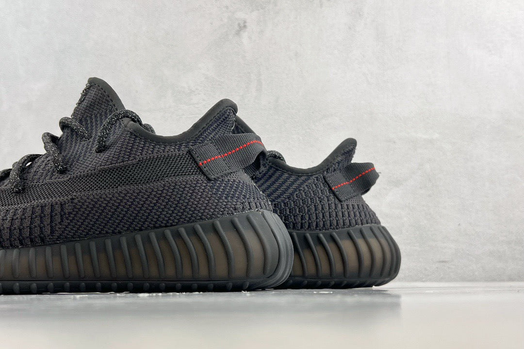 YEEZY BOOST 350 V2