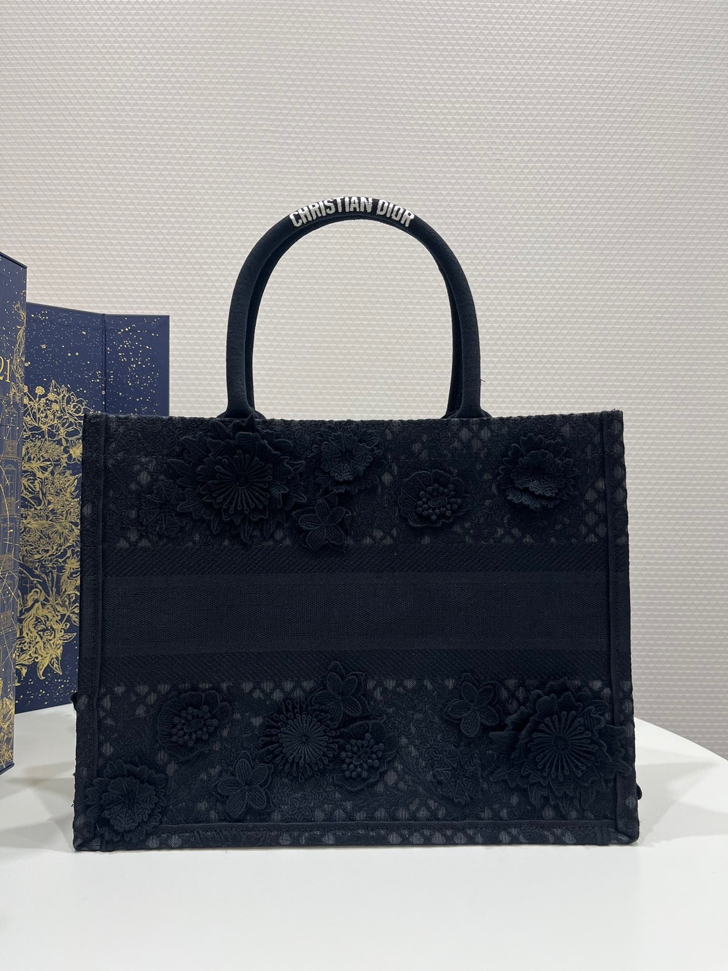 CD MEDIUM BOOK TOTE BAG