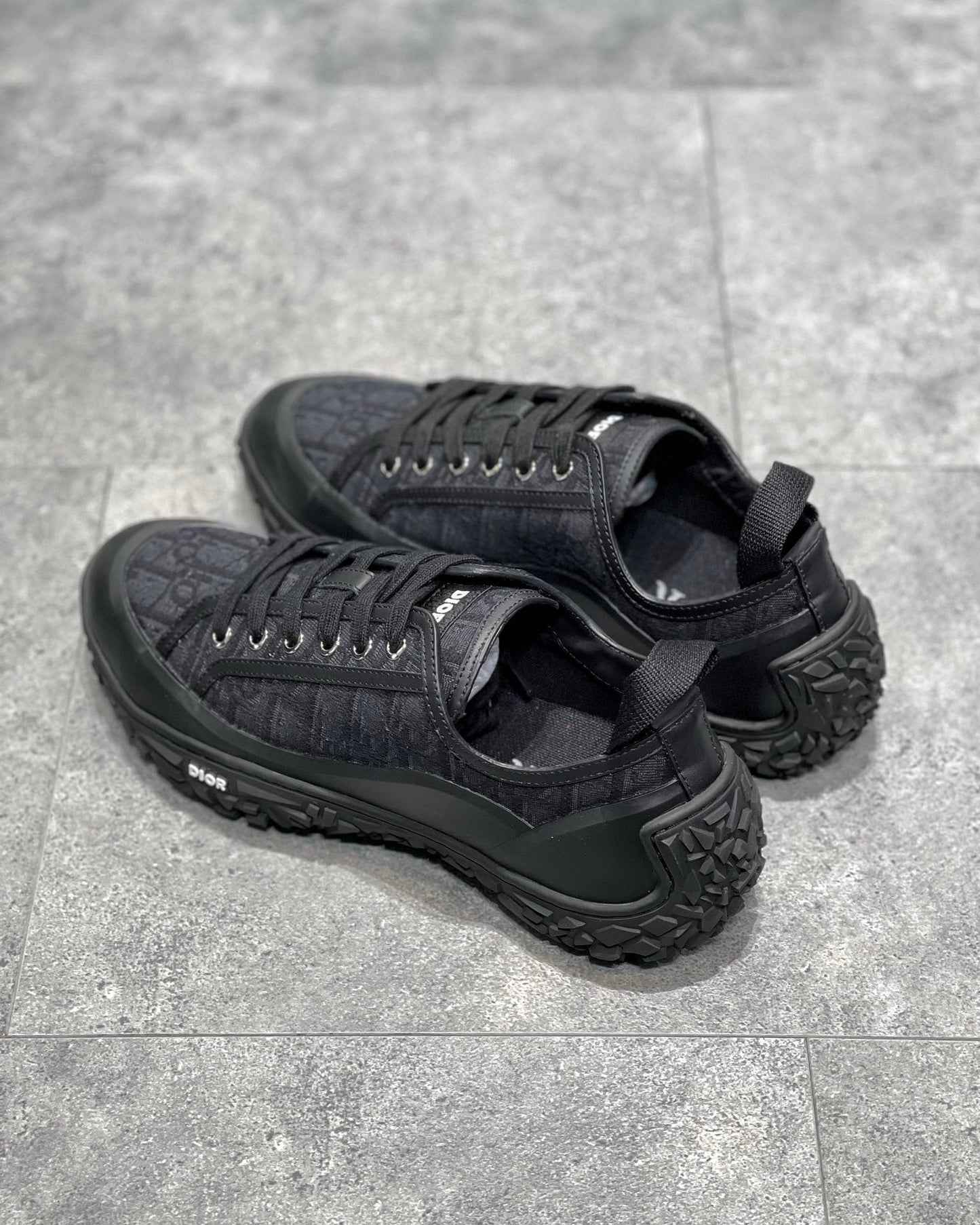 CD B28 SNEAKERS