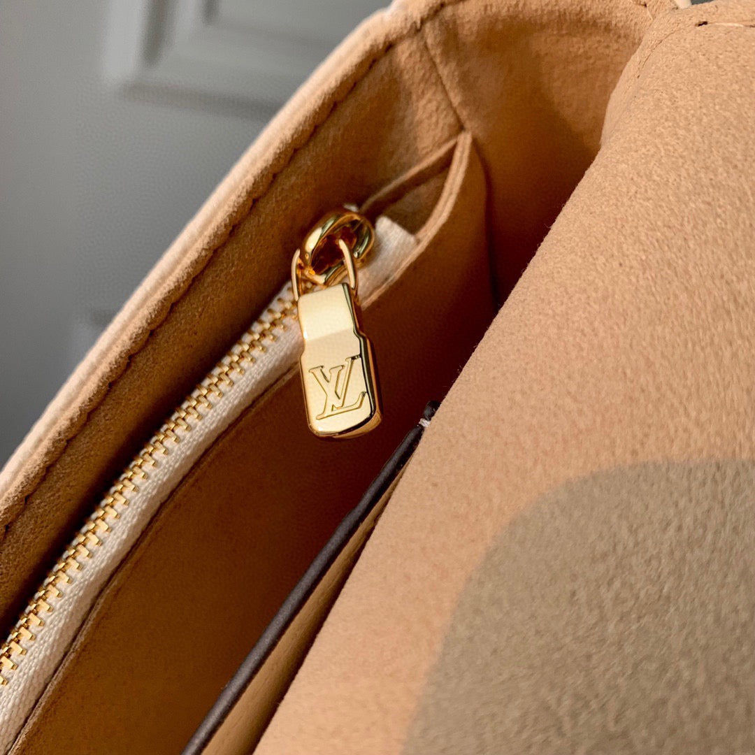 LOU IVY WALLET ON CHAIN BAG
