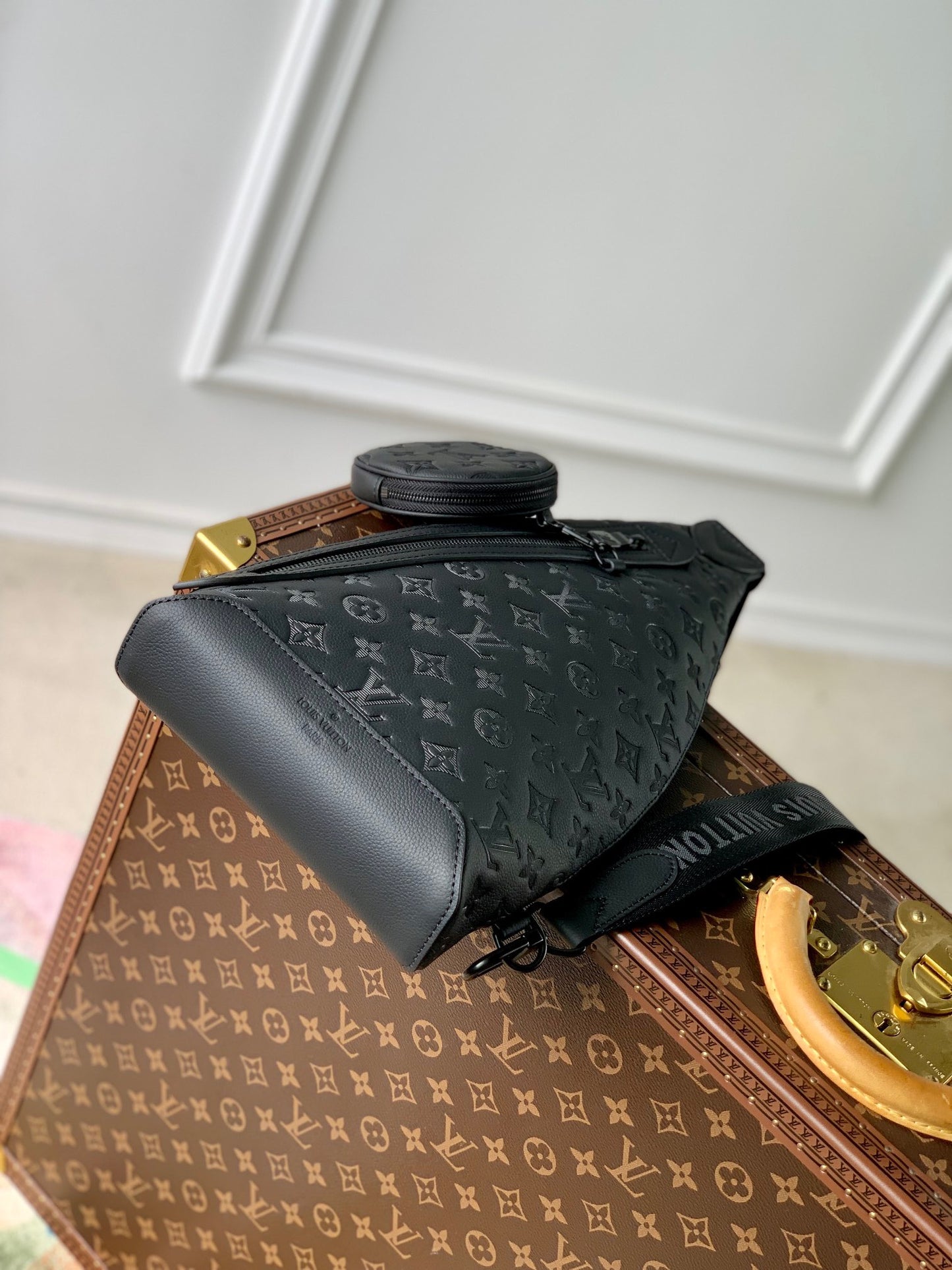 LOU DUO SLING BAG