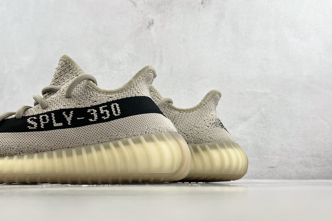 YEEZY BOOST 350 V2