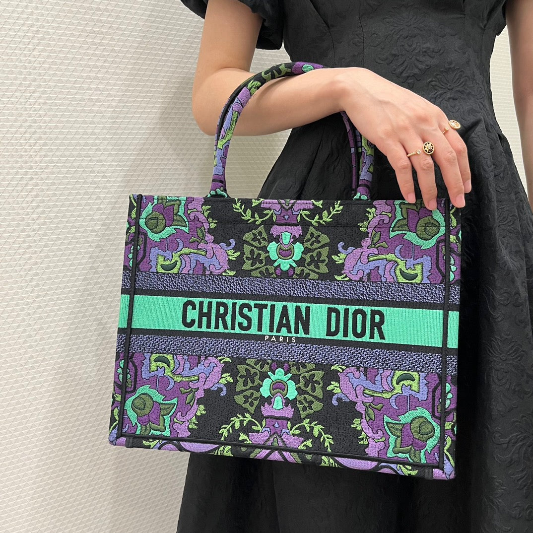 CD MEDIUM BOOK TOTE BAG