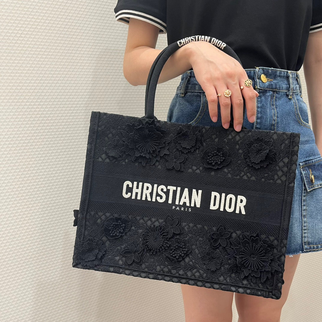 CD MEDIUM BOOK TOTE BAG