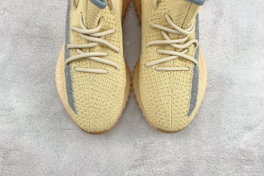 YEEZY BOOST 350 V2