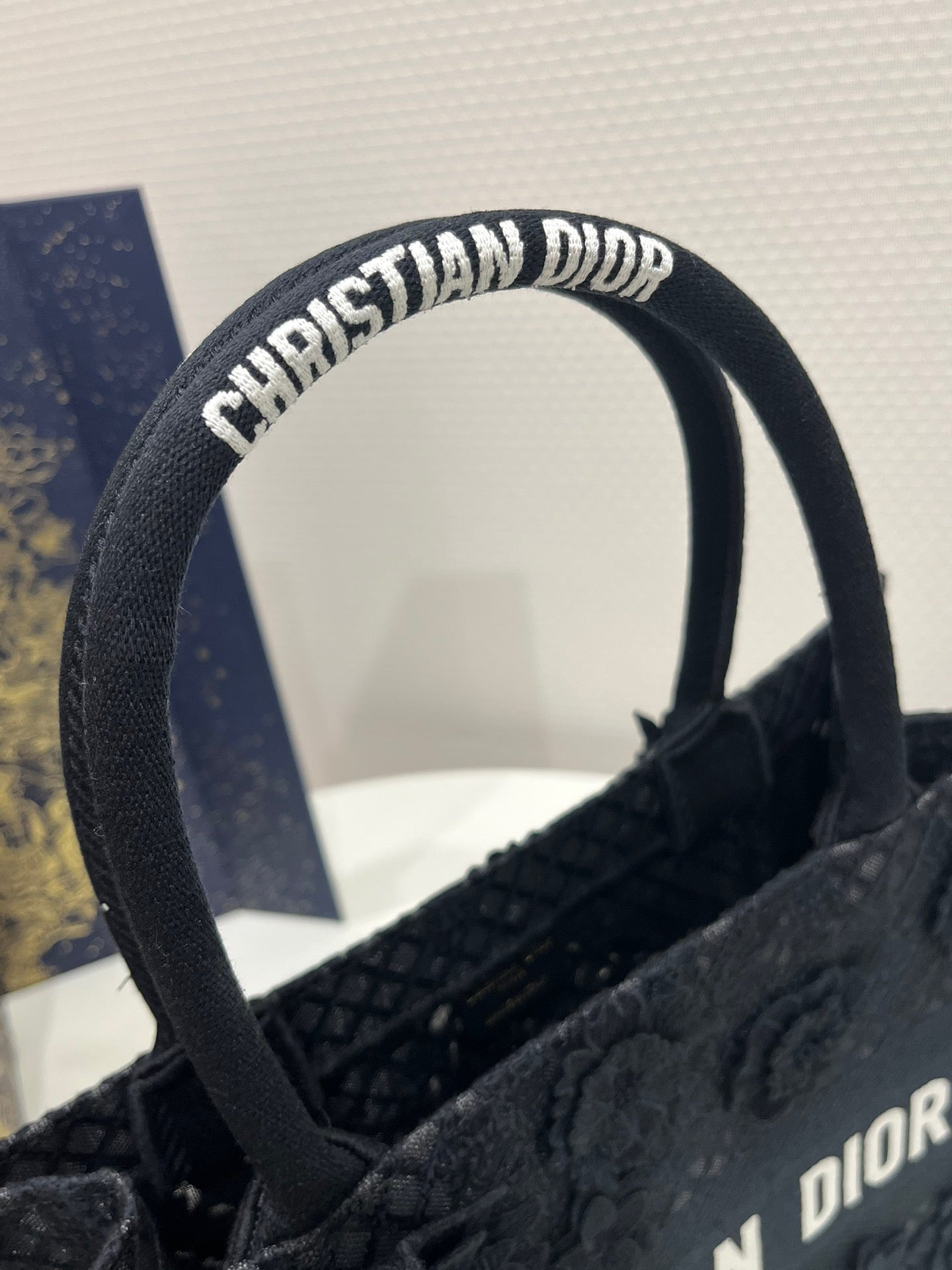 CD MEDIUM BOOK TOTE BAG