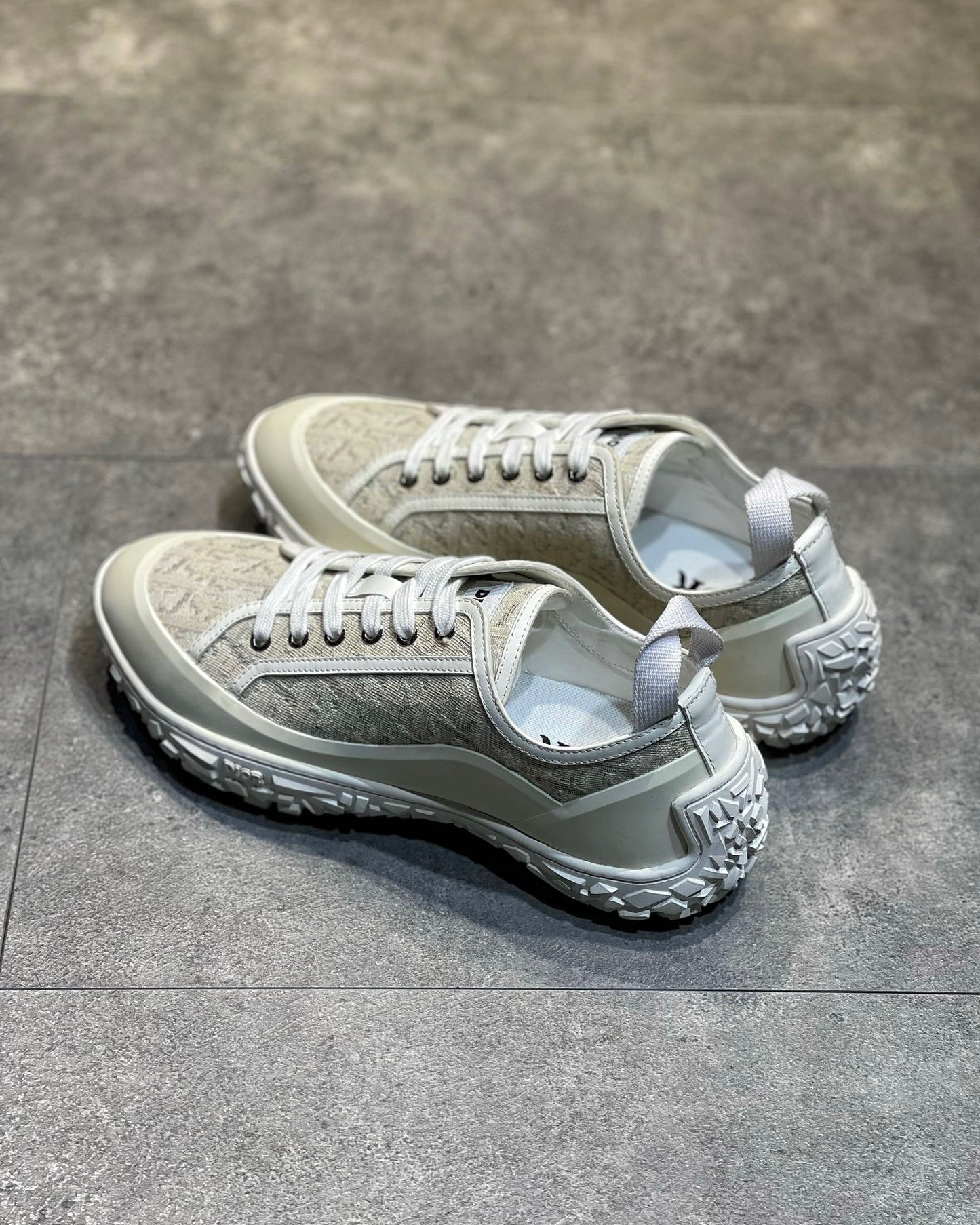 CD B28 SNEAKERS