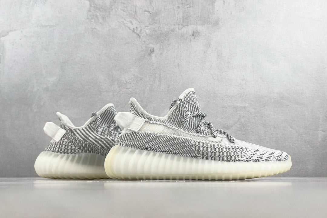 YEEZY BOOST 350 V2