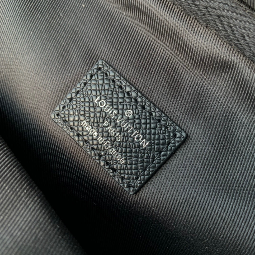 LOU AVENUE SLING BAG