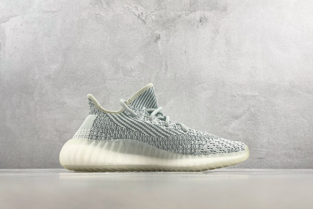 YEEZY BOOST 350 V2