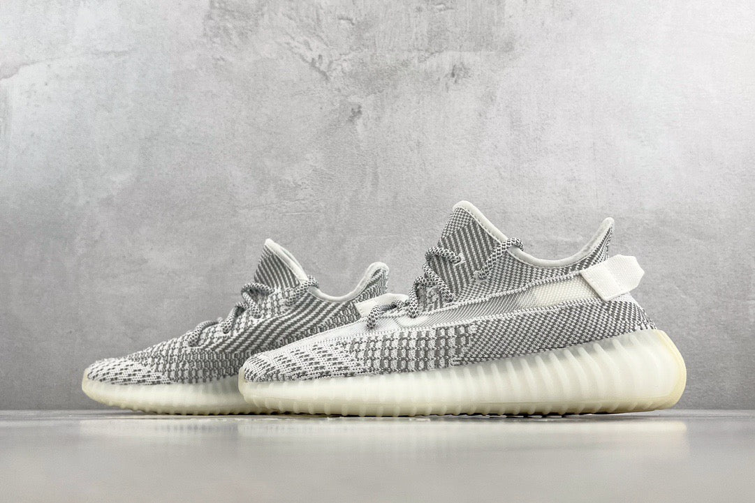 YEEZY BOOST 350 V2