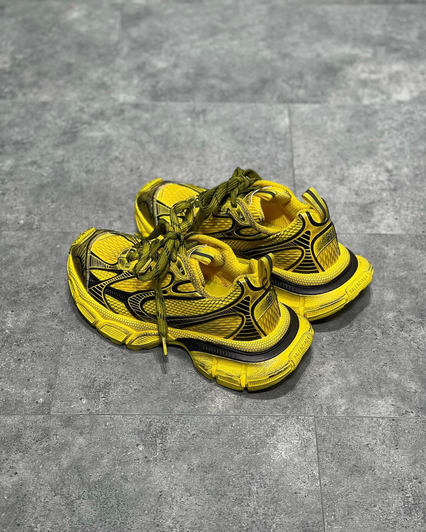 BAL 3XL TRAINERS