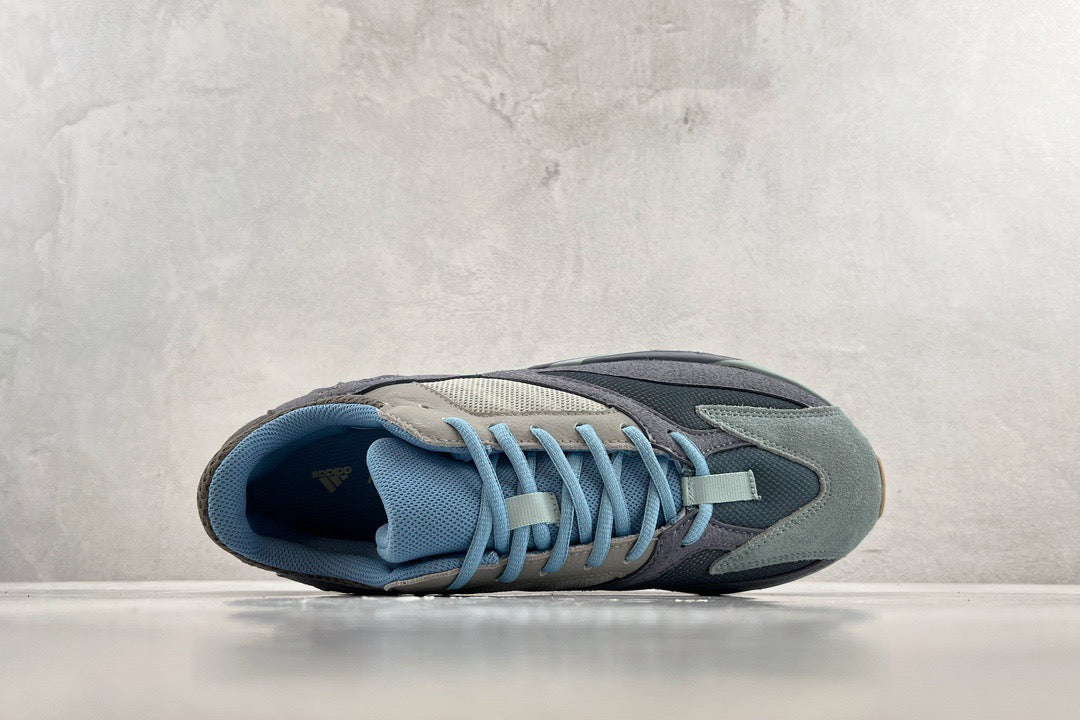 YEEZY BOOST 700