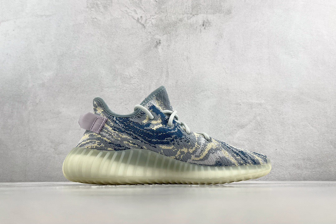 YEEZY BOOST 350 V2