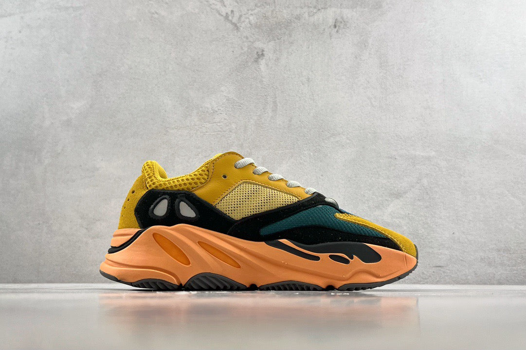 YEEZY BOOST 700