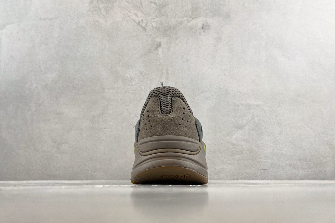 YEEZY BOOST 700