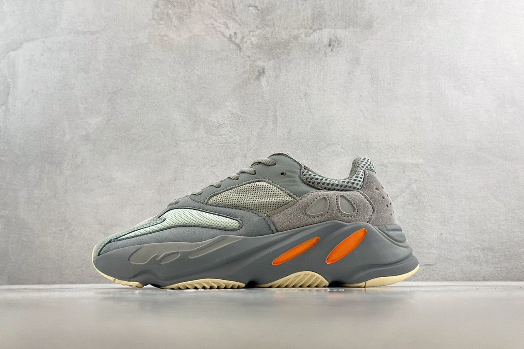 YEEZY BOOST 700