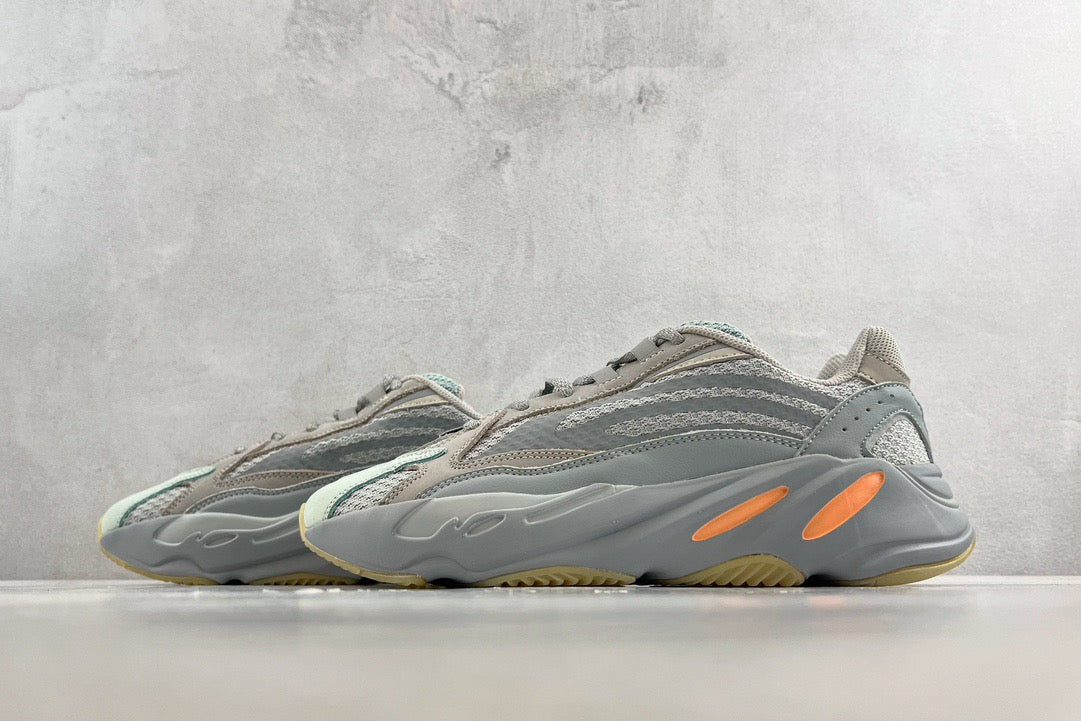 YEEZY BOOST 700 V2