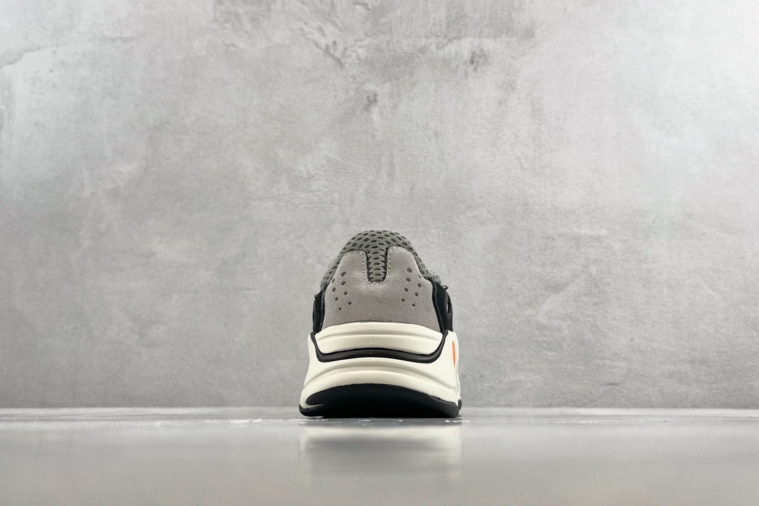 YEEZY BOOST 700