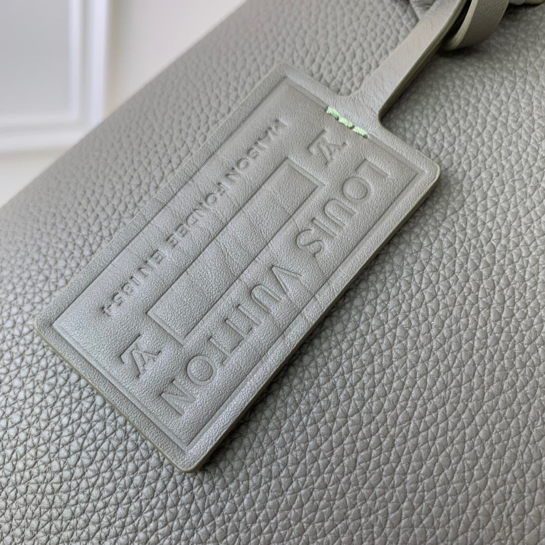 LOU TAKEOFF POUCH
