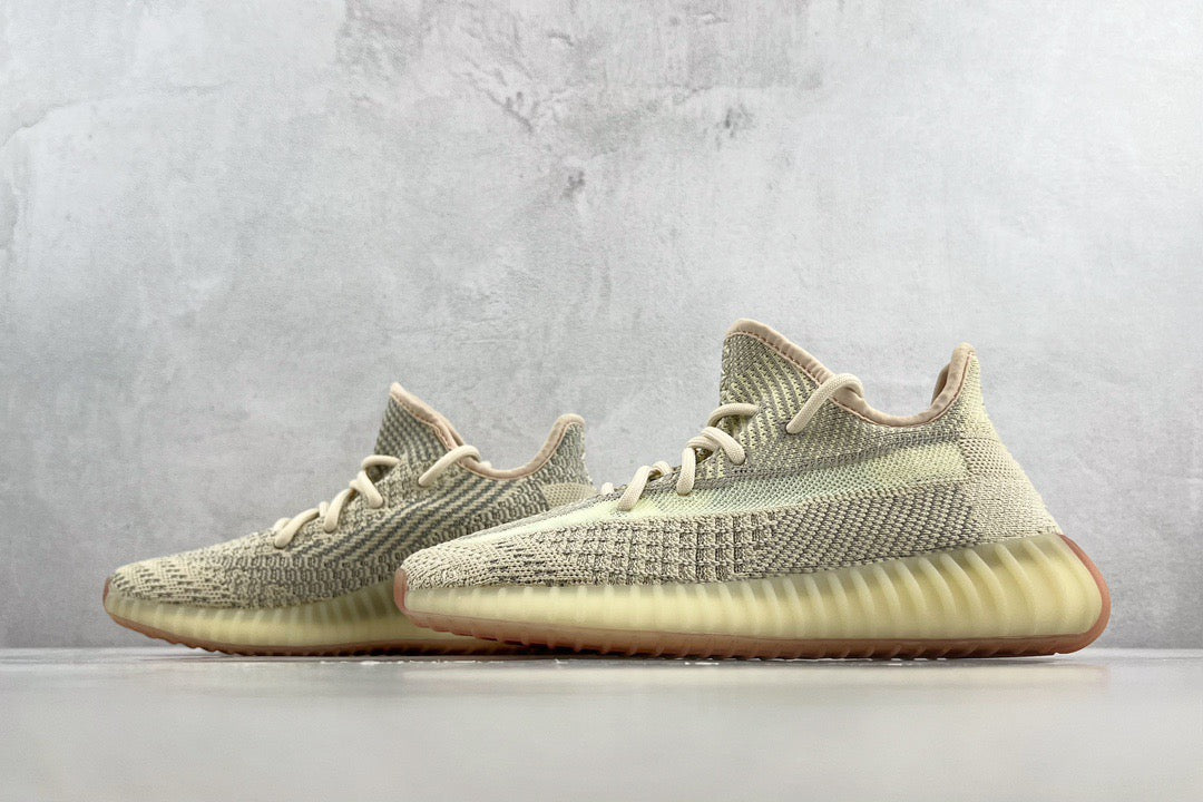 YEEZY BOOST 350 V2