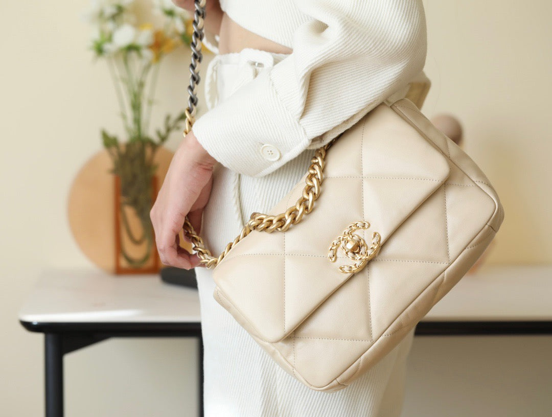 CC 19 BAG