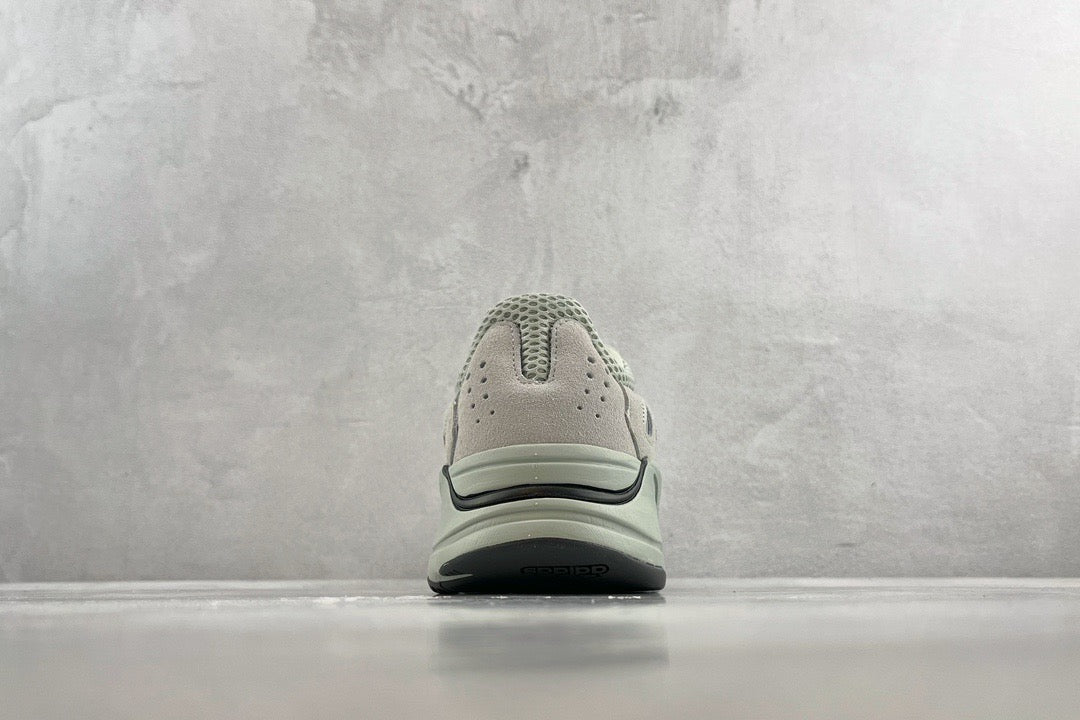 YEEZY BOOST 700 V2