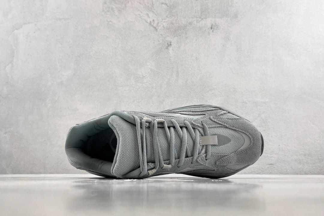 YEEZY BOOST 700