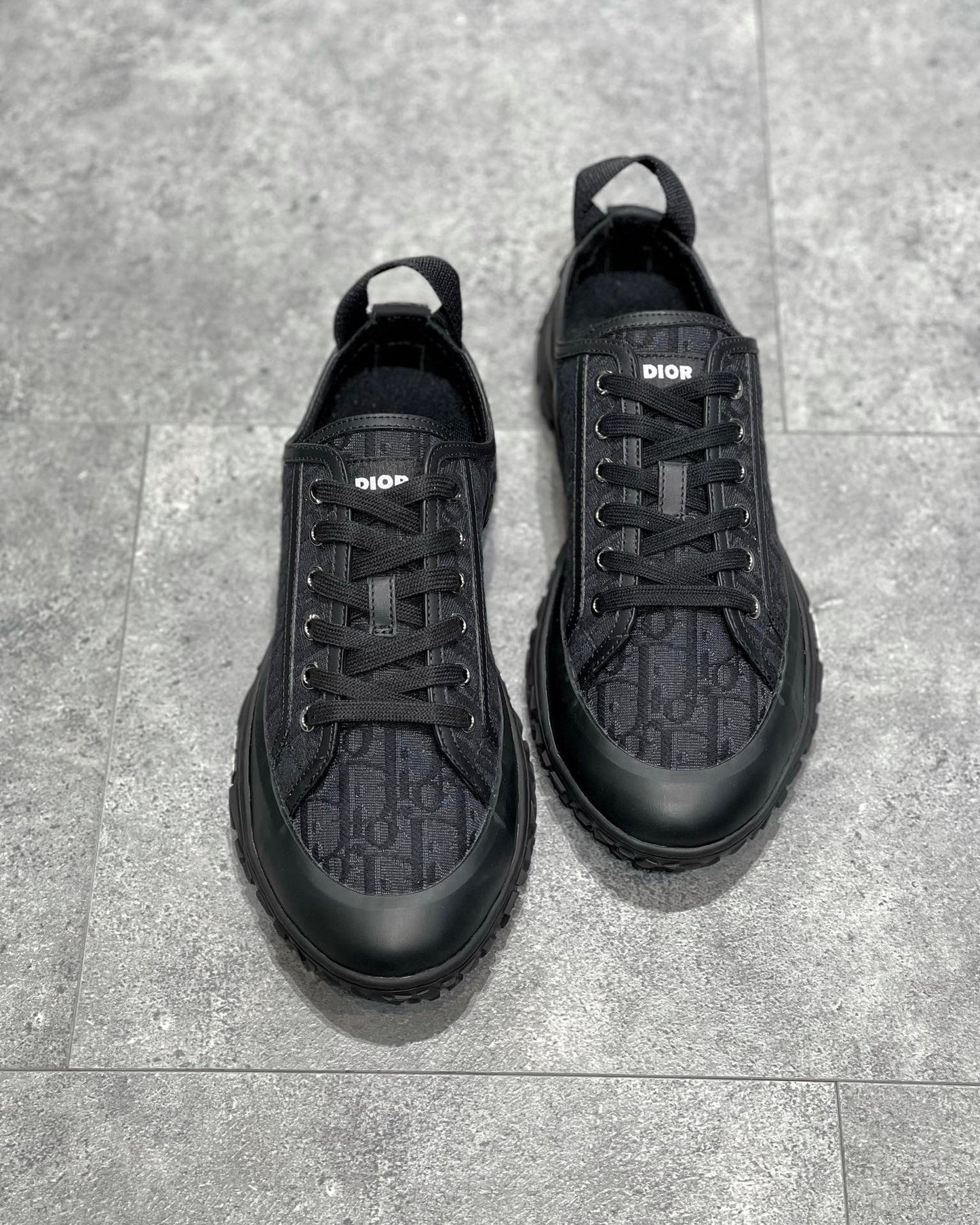 CD B28 SNEAKERS