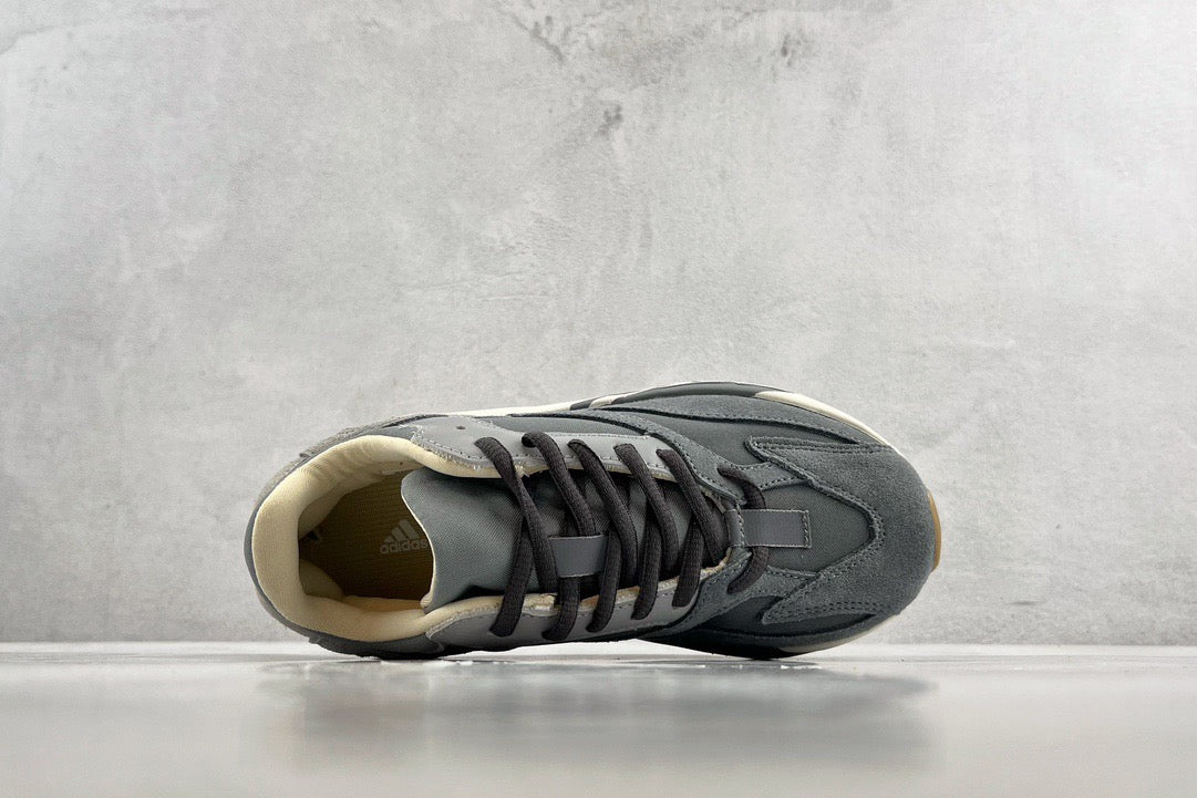 YEEZY BOOST 700