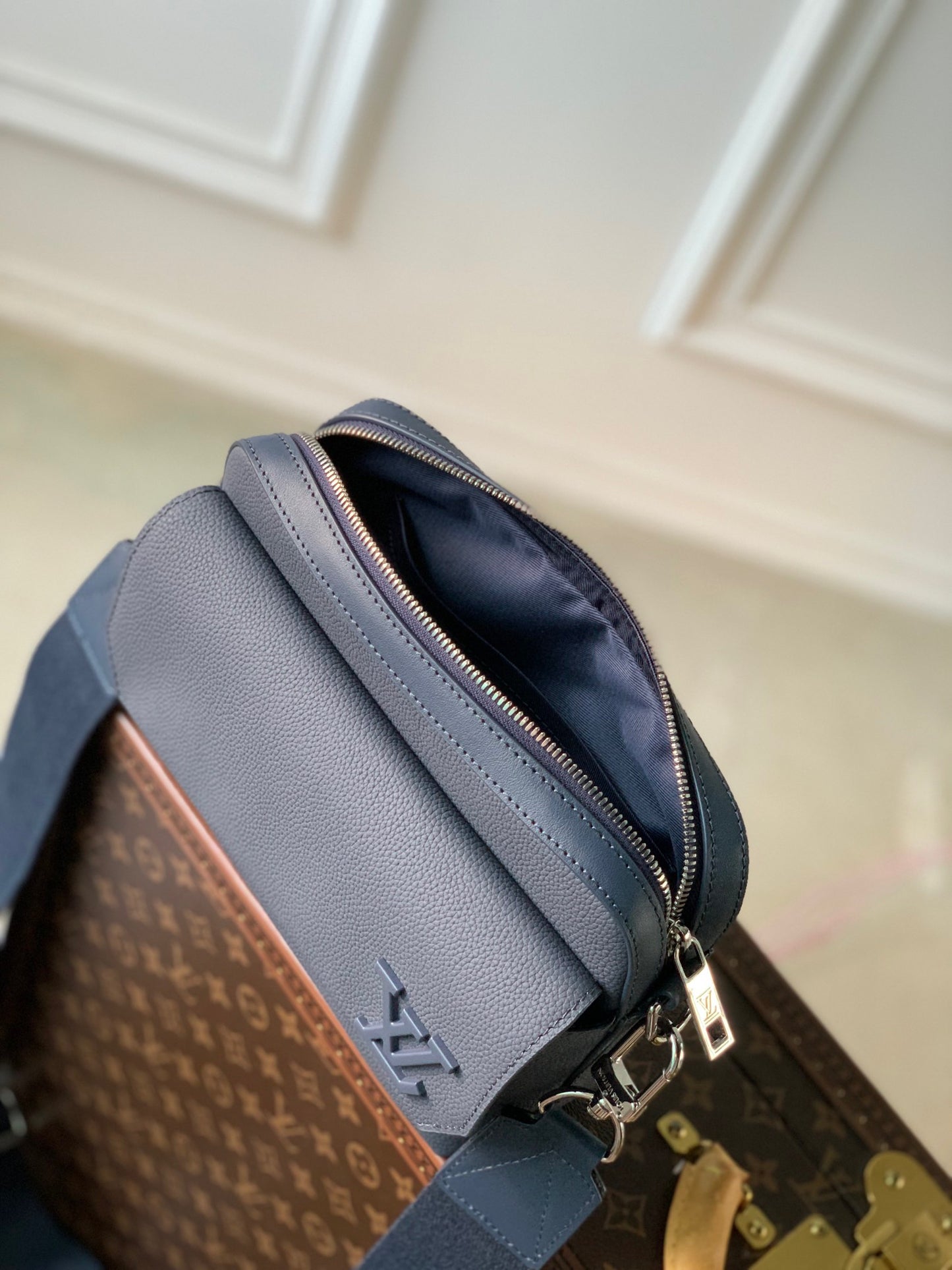 LOU FASTLINE MESSENGER BAG