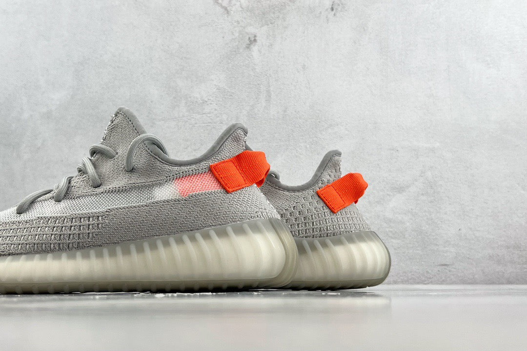 YEEZY BOOST 350 V2
