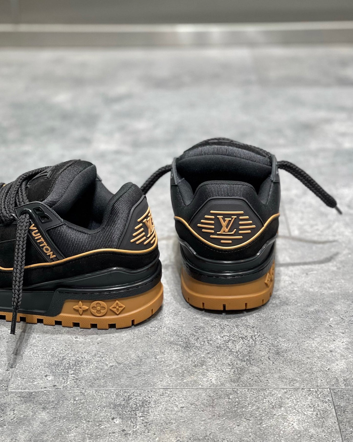 LOU TRAINERS