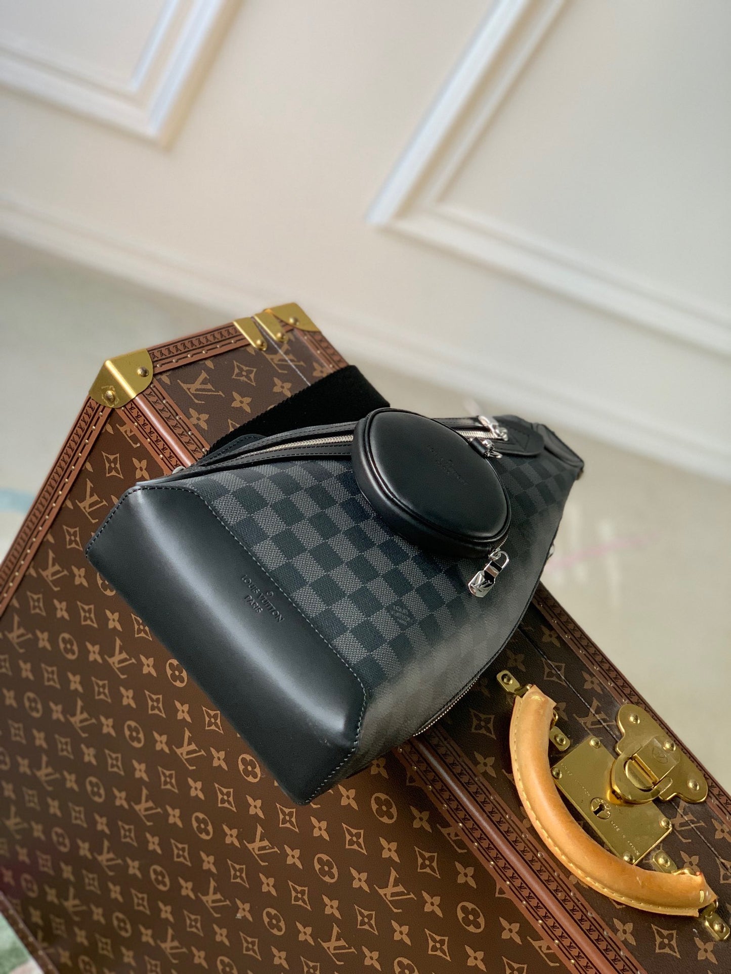 LOU DUO SLING BAG