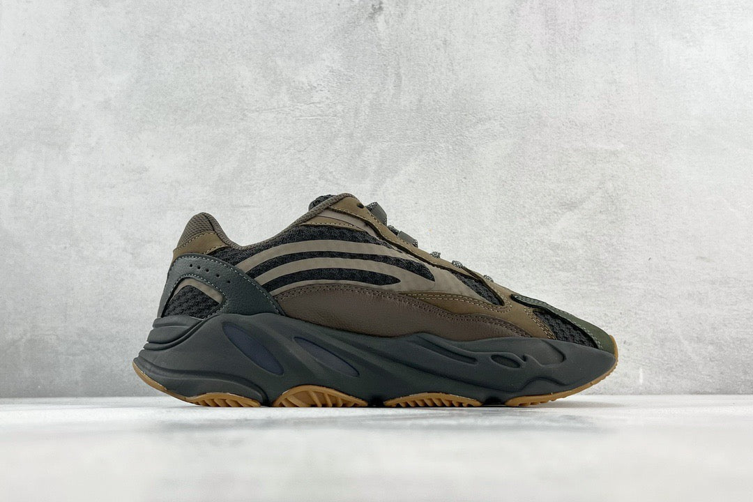 YEEZY BOOST 700 V2