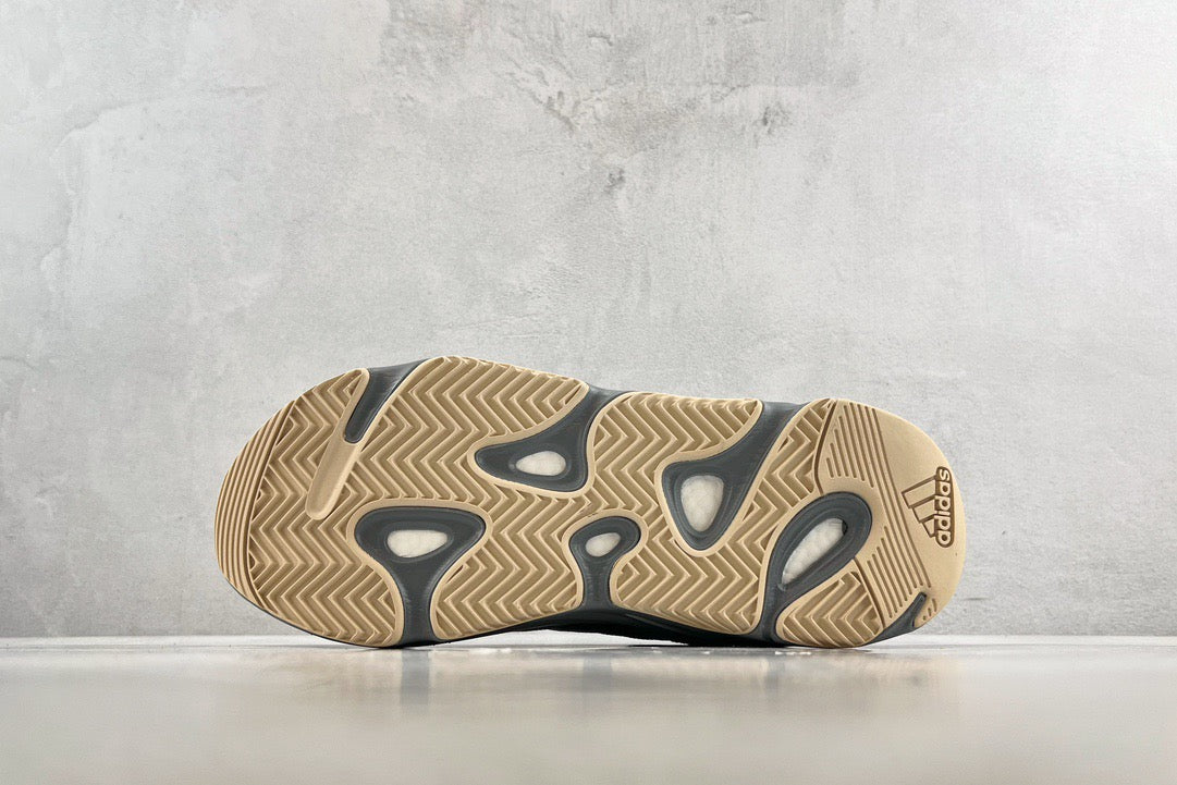 YEEZY BOOST 700