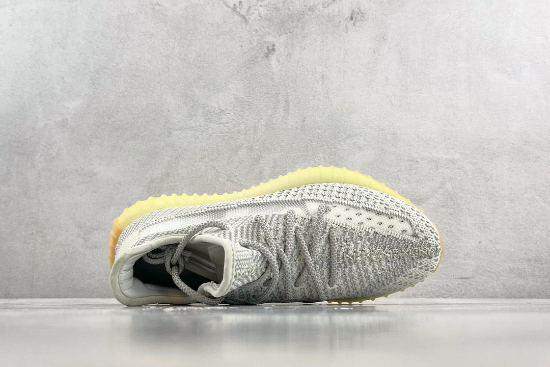 YEEZY BOOST 350 V2