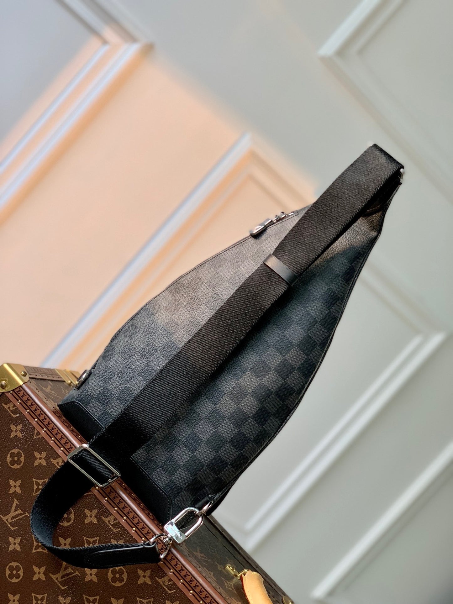 LOU DUO SLING BAG