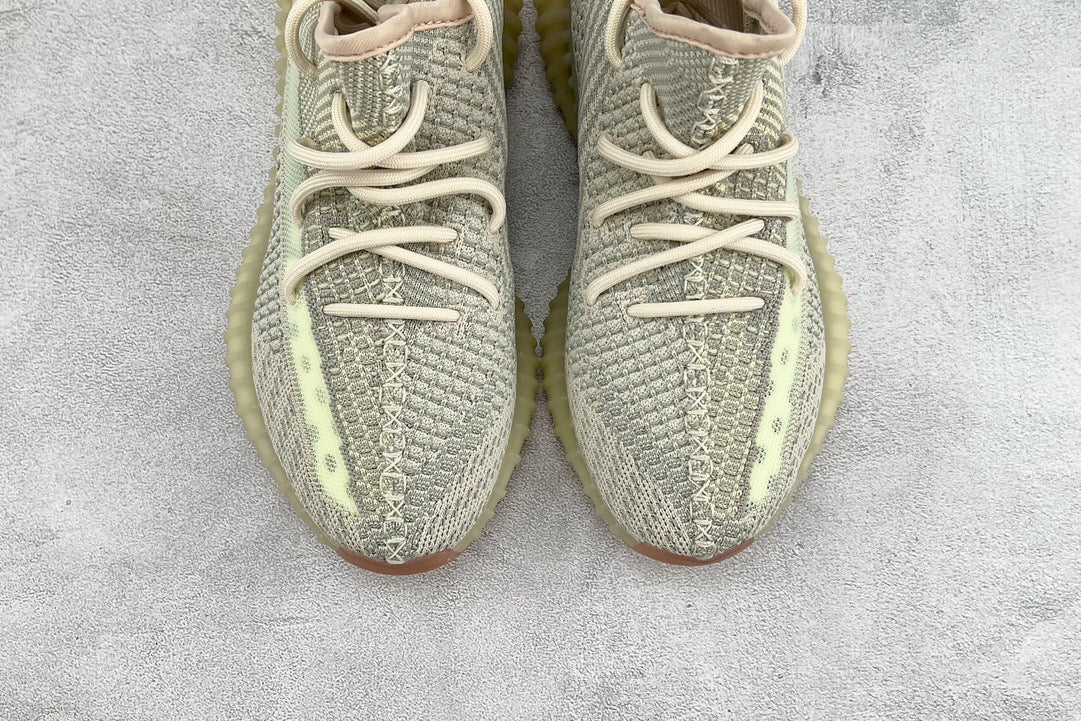 YEEZY BOOST 350 V2