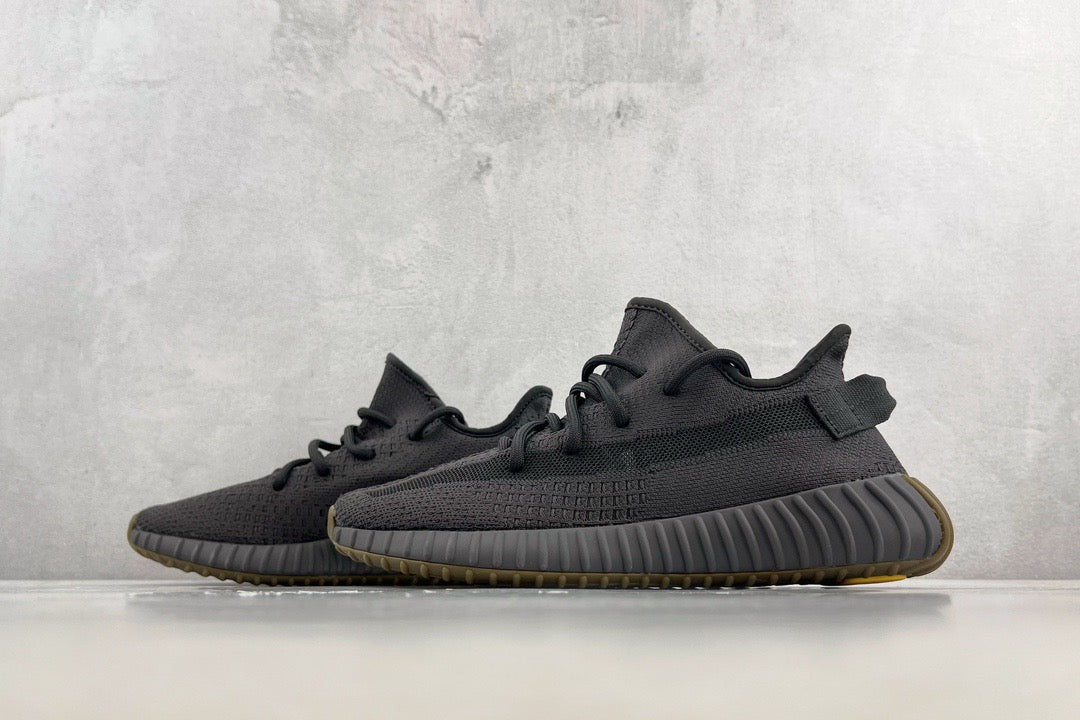 YEEZY BOOST 350 V2