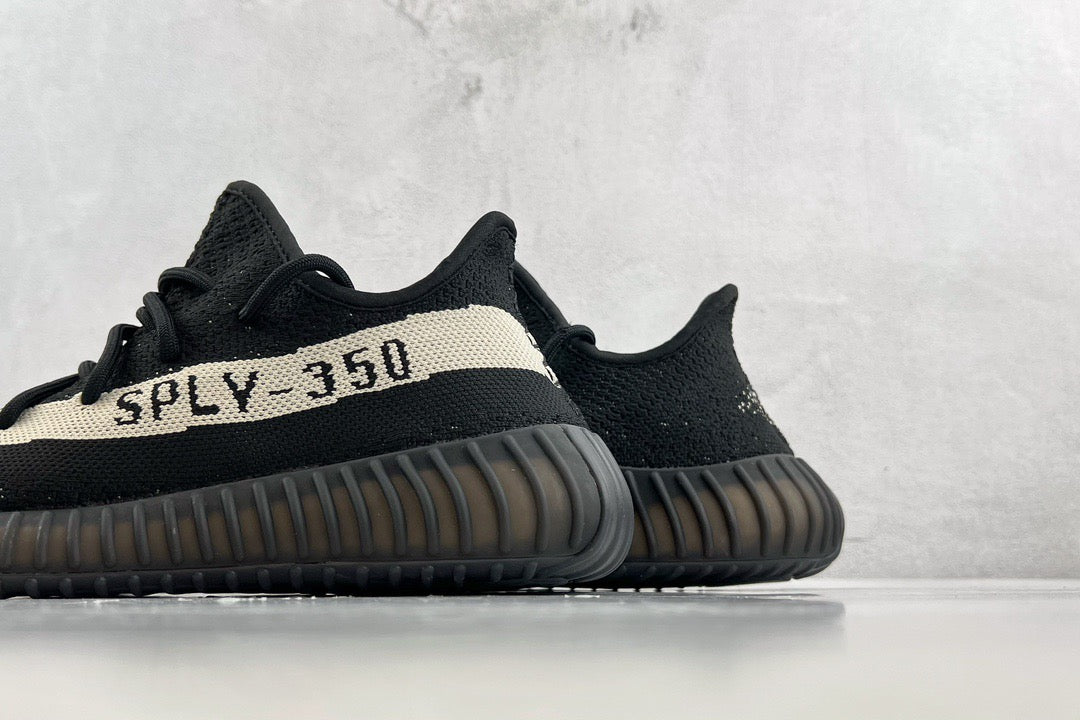 YEEZY BOOST 350 V2