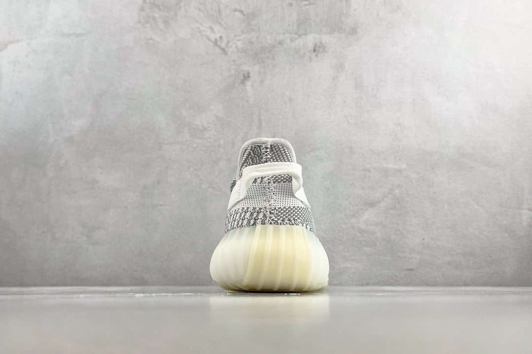 YEEZY BOOST 350 V2