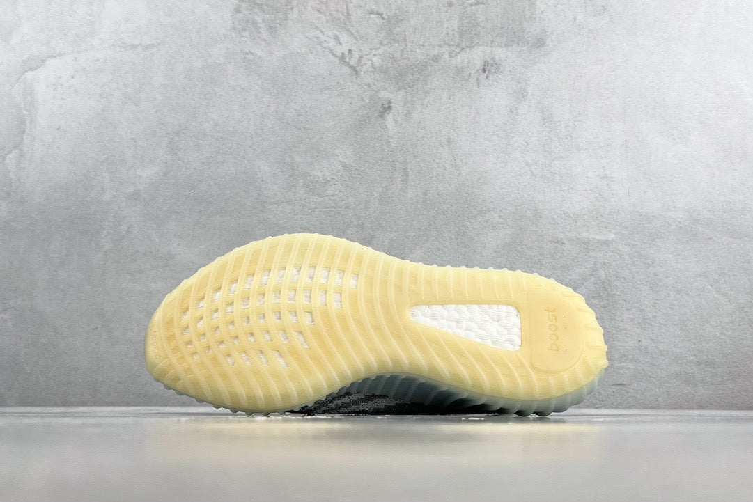 YEEZY BOOST 350 V2