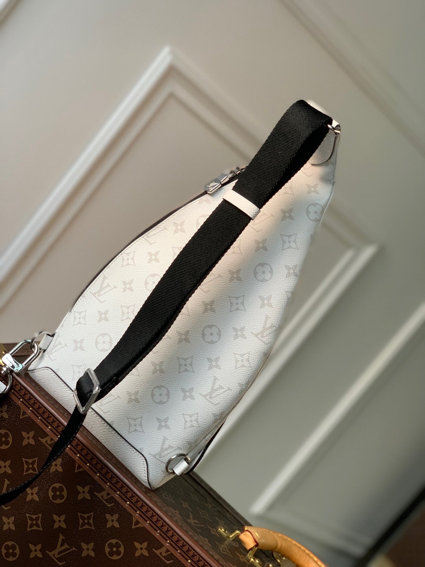 LOU DUO SLING BAG